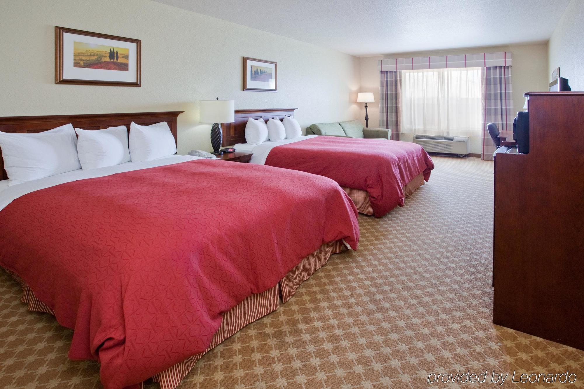 ホテル Clarion Pointe Columbus-Bradley Park 部屋 写真