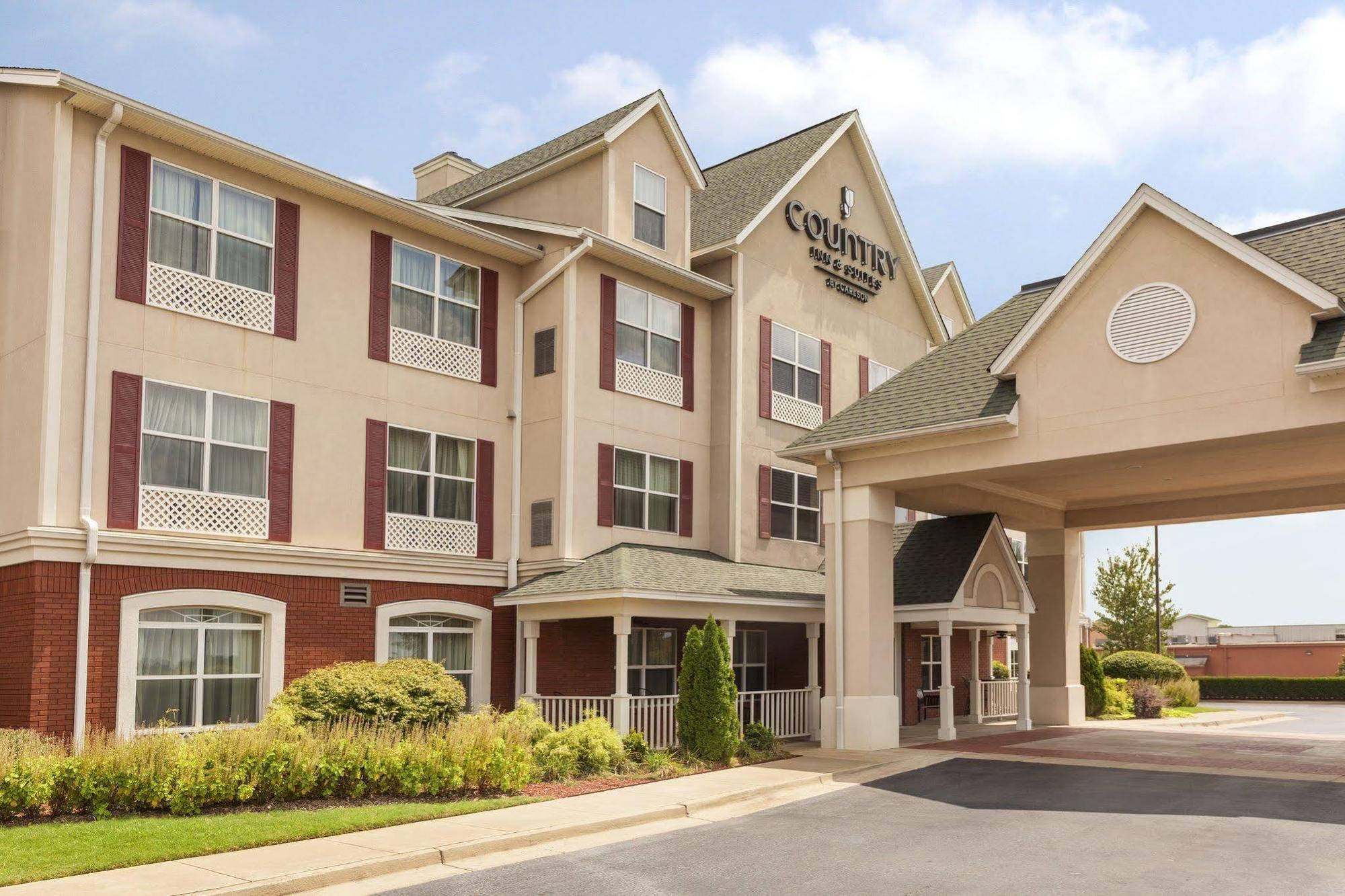 ホテル Clarion Pointe Columbus-Bradley Park エクステリア 写真