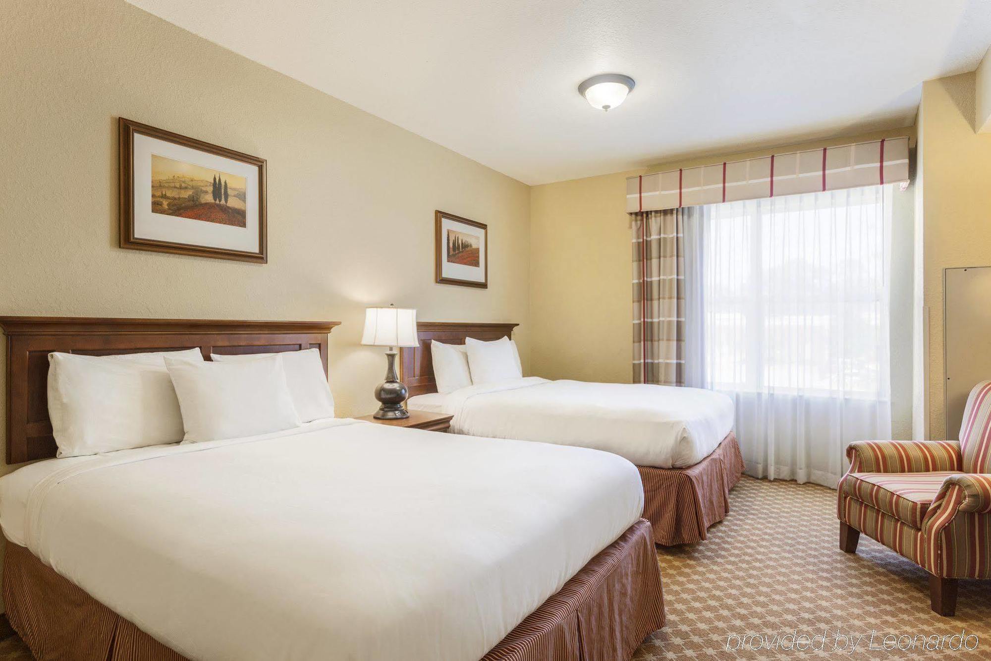 ホテル Clarion Pointe Columbus-Bradley Park エクステリア 写真