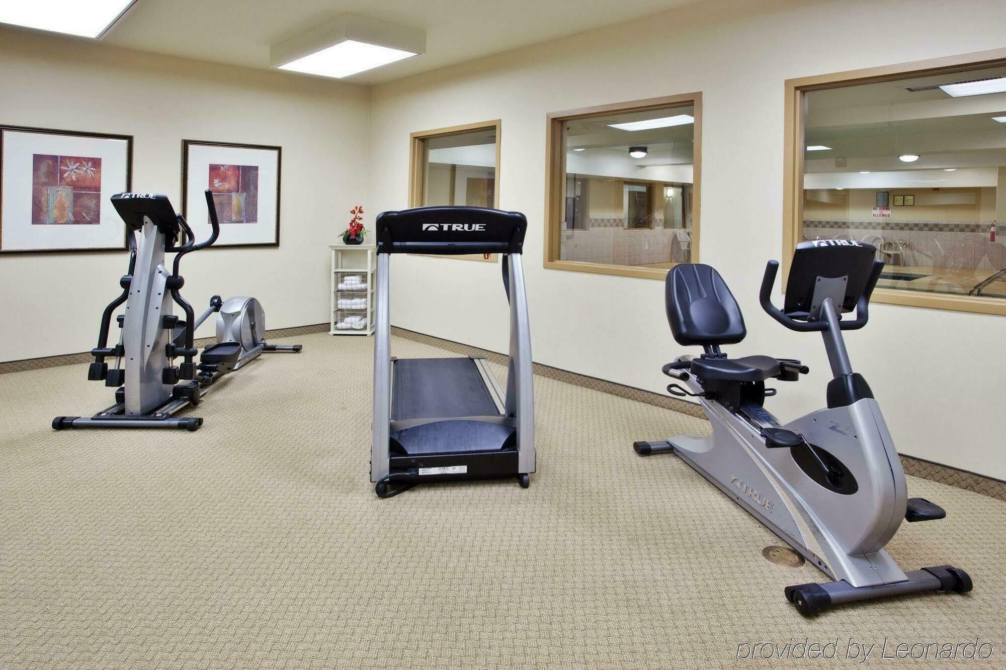 ホテル Clarion Pointe Columbus-Bradley Park エクステリア 写真